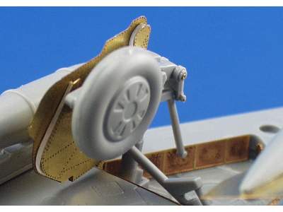 Su-7BMK wheel well doors 1/48 - Kovozavody Prostejov - image 2