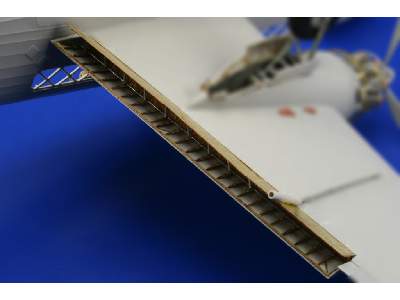 Wellington landing flaps 1/48 - Trumpeter - image 6