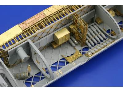 Wellington Mk. I Mid. fuselage interior 1/48 - Trumpeter - image 6