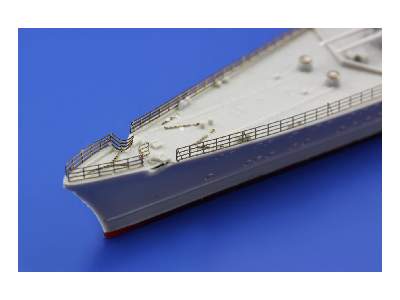 Prinz Eugen 1945 1/700 - Trumpeter - image 11