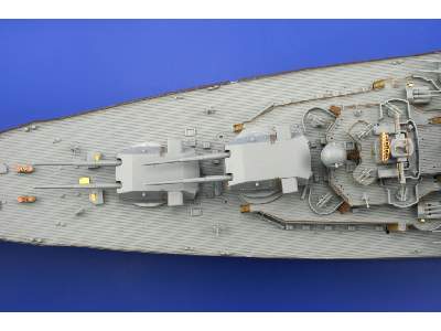 Tirpitz 1/350 - Revell - image 11