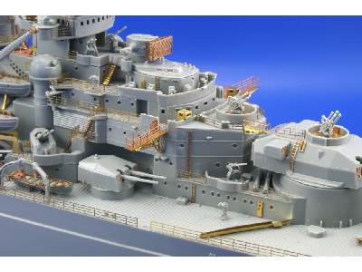 Tirpitz 1/350 - Revell - image 15