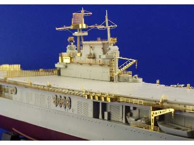 US Aircraft Carrier  Hornet 1/350 - Trumpeter - image 4