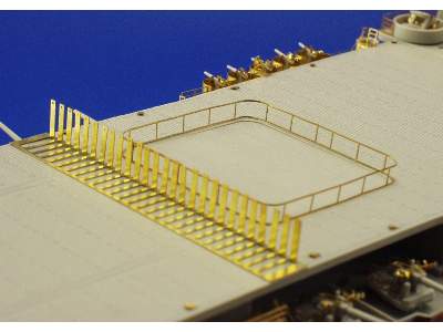 US Aircraft Carrier  Hornet 1/350 - Trumpeter - image 6