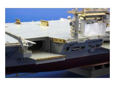 USS Nimitz CVN-68 (2005) 1/700 - Trumpeter - image 22