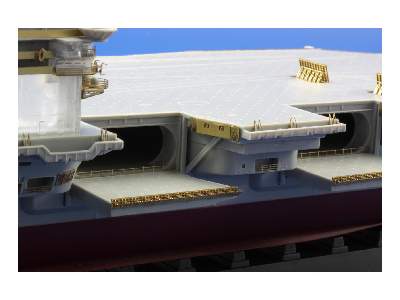 USS Nimitz CVN-68 (2005) 1/700 - Trumpeter - image 23