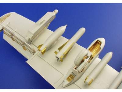 A-10 armament 1/72 - Italeri - image 4