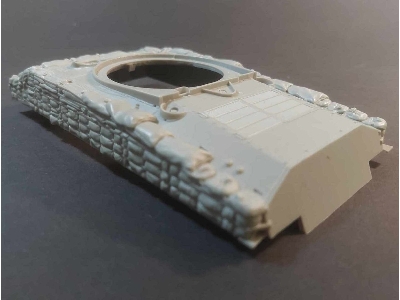 Sherman M4a3 Hvss Hull With A Frame With Sandbags Armor - image 4