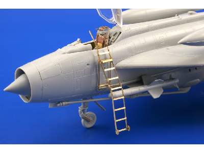 BAC Lightning ladder 1/72 - Trumpeter - image 2