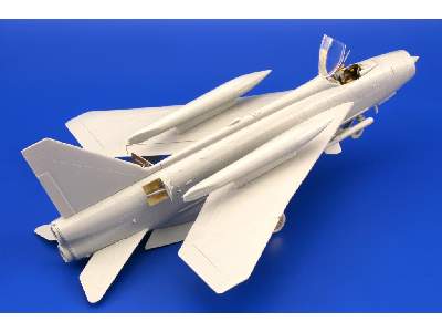 BAC Lightning F.1A/ F.2 exterior 1/72 - Trumpeter - image 4