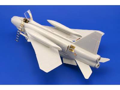 BAC Lightning F.1A/ F.2 exterior 1/72 - Trumpeter - image 5