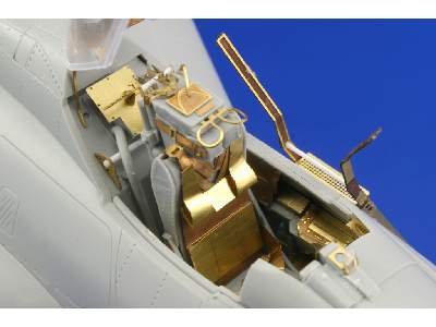 BAC Lightning F.1A/ F.3 interior S. A. 1/32 - Trumpeter - image 5