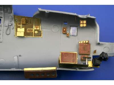 B-24J front interior 1/48 - Monogram - image 8