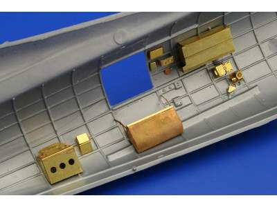 B-17G rear interior 1/48 - Monogram - image 8