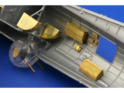 B-17G rear interior 1/48 - Monogram - image 9