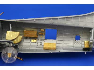 B-17G rear interior 1/48 - Monogram - image 10