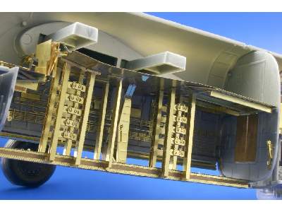 B-24 bomb bay 1/48 - Monogram - image 5