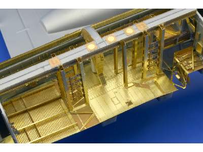 B-24 bomb bay 1/48 - Monogram - image 7