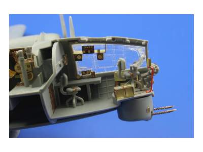 B-17G front interior 1/72 - Revell - image 4