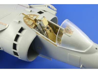 AV-8B interior S. A. 1/32 - Trumpeter - image 2