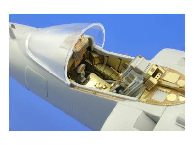 AV-8B interior S. A. 1/32 - Trumpeter - image 6