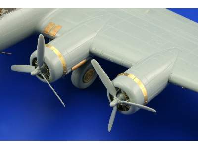 B-17E/ F exterior 1/72 - Academy Minicraft - image 7