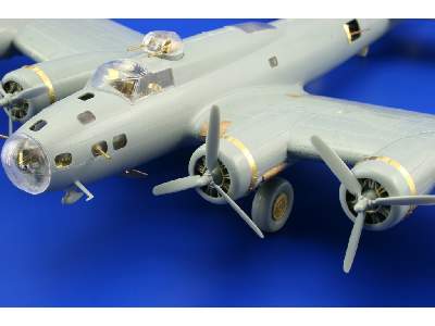 B-17E/ F exterior 1/72 - Academy Minicraft - image 9