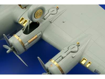 B-17E/ F exterior 1/72 - Academy Minicraft - image 13