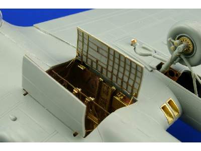 B-17E/ F exterior 1/72 - Academy Minicraft - image 17