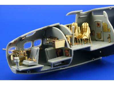 B-17E/ F front interior S. A. 1/72 - Academy Minicraft - image 4