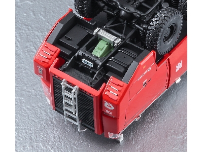 Rosenbauer Panther 6×6 Airport Crash Tender "j.M.S.D.F." - image 3