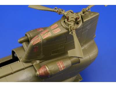 ACH-47A Chinook exterior 1/48 - Italeri - image 6