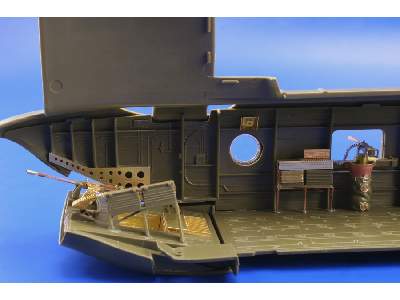 ACH-47A Chinook interior 1/48 - Italeri - image 6