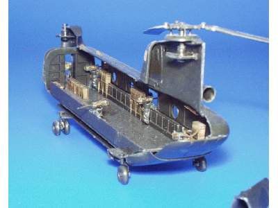 ACH-47A Gunship 1/72 - Italeri - image 7