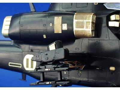 AH-1W exterior 1/35 - Academy Minicraft - image 11