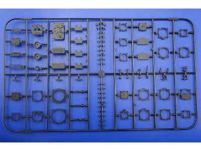 Bf 110 Royal Class 1/48 - image 11