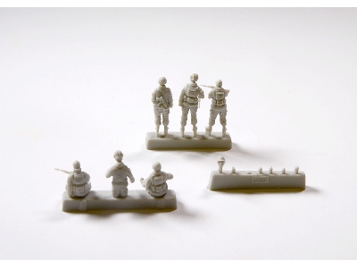 Russian Modern Afv Crew And Infantry - image 3