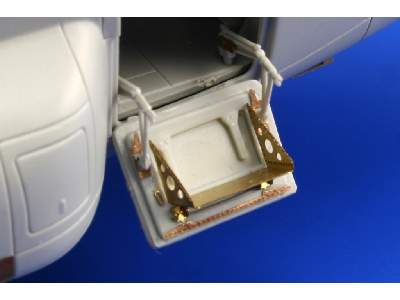 CH-47C/ HC-1 Chinook interior S. A. 1/48 - Italeri - image 4