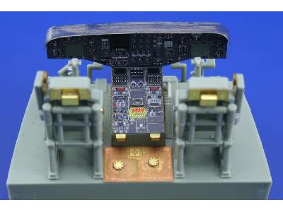 CH-53E interior 1/48 - Academy Minicraft - image 10