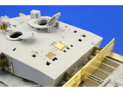 Challenger 2 Enhanced armour 1/35 - Trumpeter - image 15