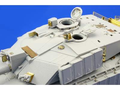 Challenger 2 Enhanced armour 1/35 - Trumpeter - image 16