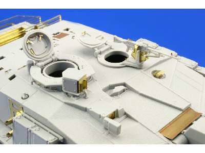 Challenger 2 Enhanced armour 1/35 - Trumpeter - image 21