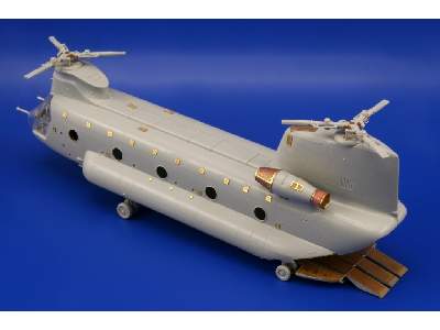 CH-47A Chinook exterior 1/72 - Trumpeter - image 3