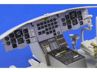 CH-47A Chinook interior 1/35 - Trumpeter - image 7
