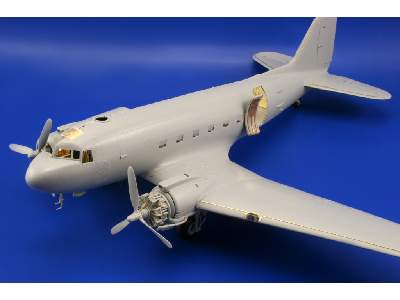 C-47 exterior 1/48 - Trumpeter - image 2