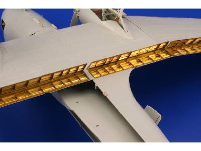 C-47 Skytrain landing flaps 1/48 - Trumpeter - image 4