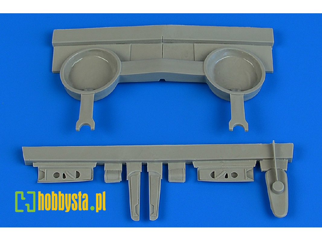 P-40B wheel bay - Airfix - image 1 P-40B wheel bay - Airfix - image 1