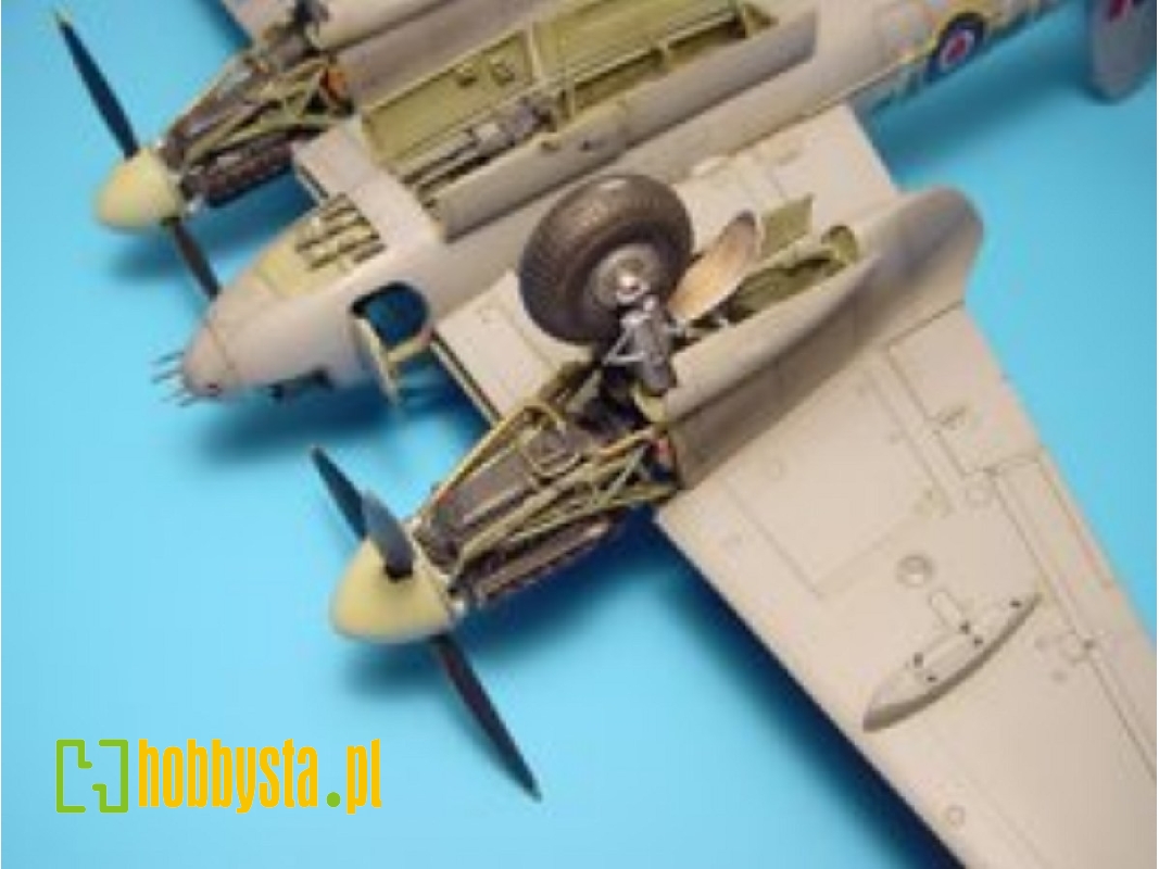 MOSQUITO FB Mk. VI/NF Mk. II wheel bay - Tamiya - image 1 MOSQUITO FB Mk. VI/NF Mk. II wheel bay - Tamiya - image 1