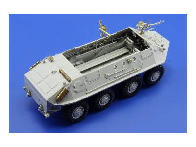 BTR-60P APC 1/35 - Trumpeter - image 17