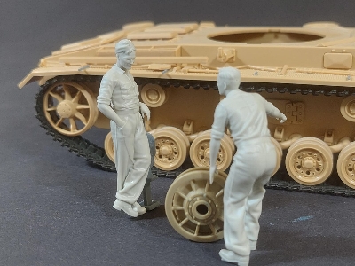 German Tank Mechanics At Work Set - image 4